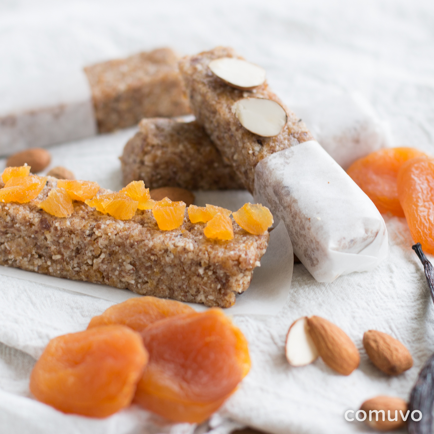 Vegane Früchteriegel mit Aprikosen und Vanille selber machen | comuvo Blog